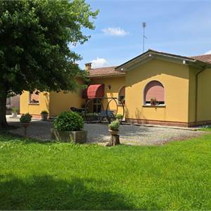 Villa In Vendita a Goito