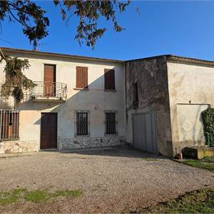 Rustico/Casale In Vendita a Goito