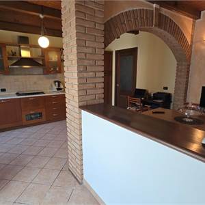 Porzione di Casa In Vendita a Goito
