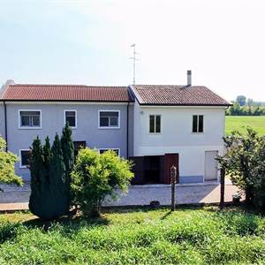House of Character for Sale in Goito
